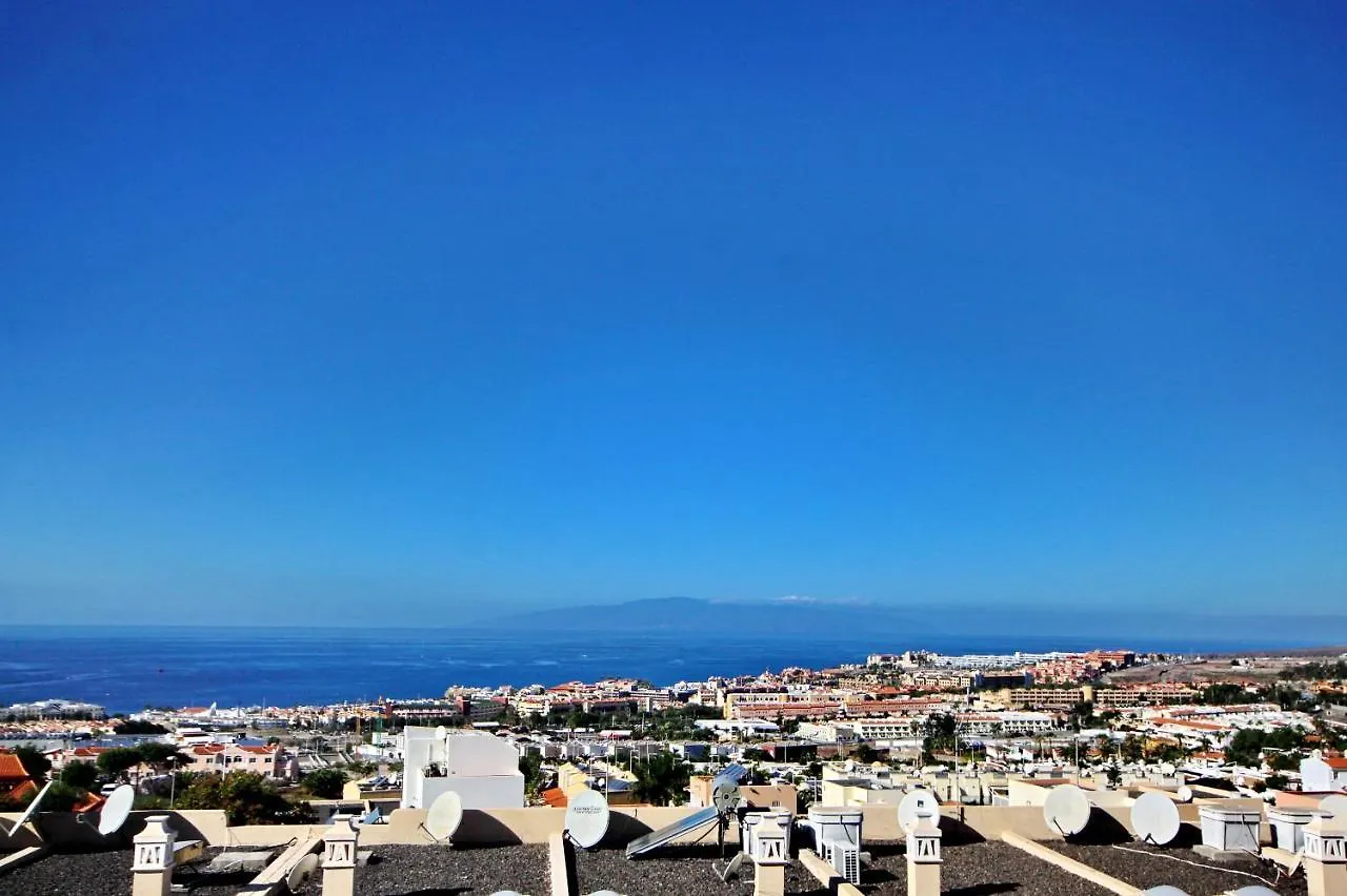 Apartament Cozy Townhouse With Ocean Views in Costa Adeje